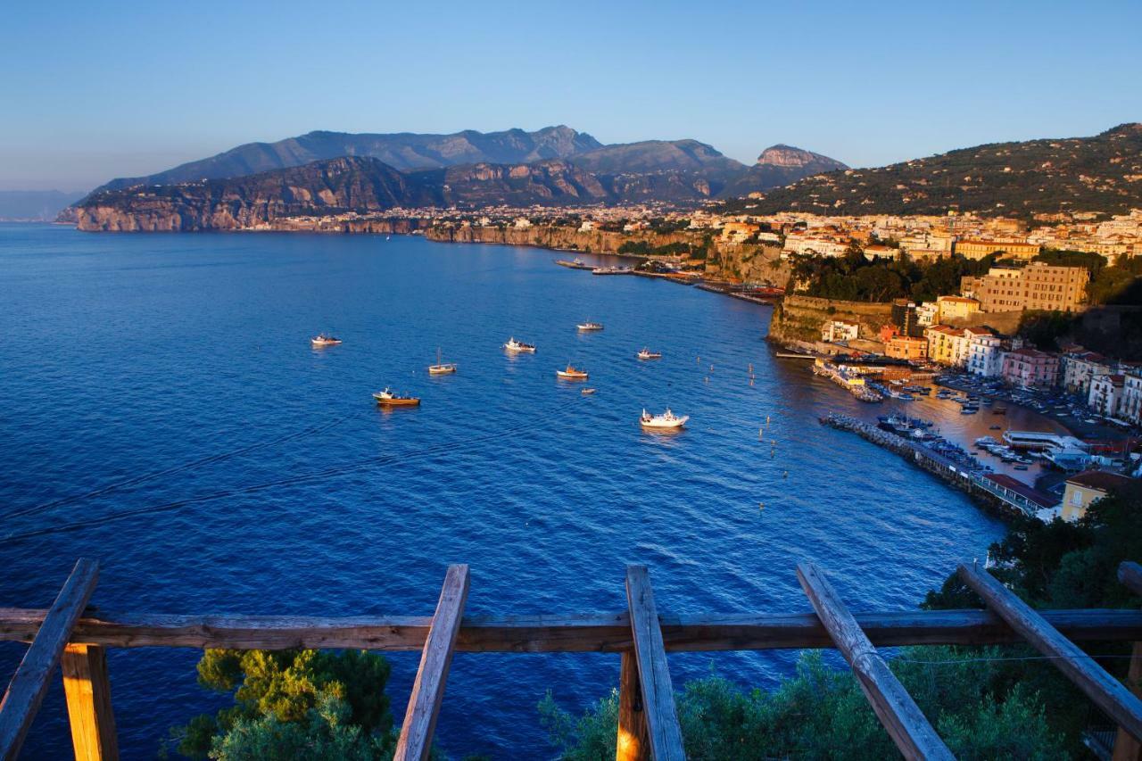Le Muse Suite Sorrento Exterior foto